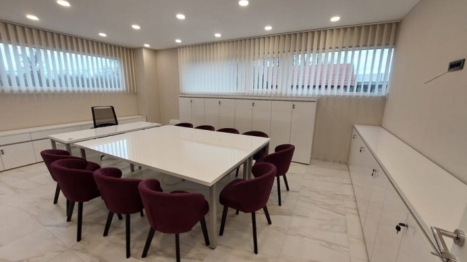 Opremanje poslovnog prostora tvrtke Vile Borčec namještajem po mjeri 