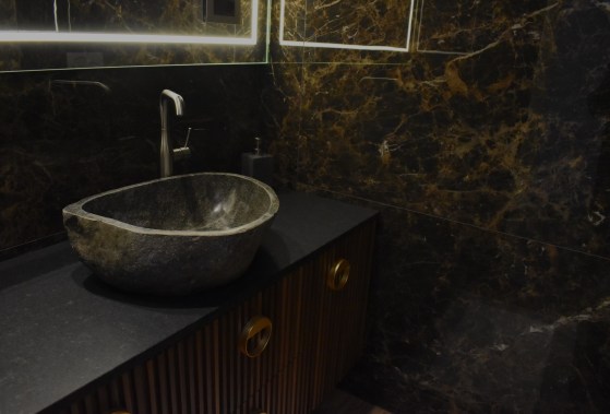 Stan Cvjetni, kupaonica 1