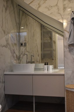 Stan Cvjetni, kupaonica 3