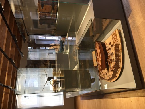 Gradski Muzej Korčula, postament za makete brodova